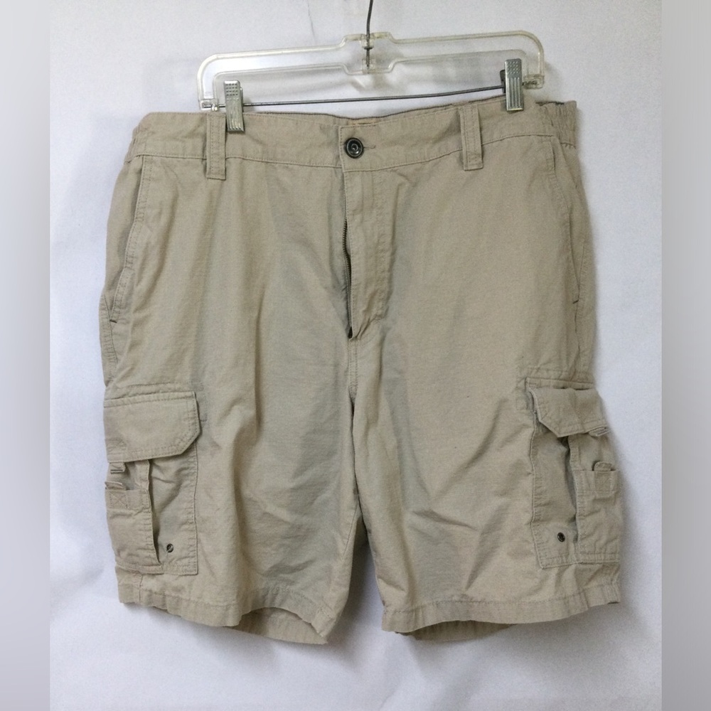 Redhead  Brand Cargo Shorts. Size 40